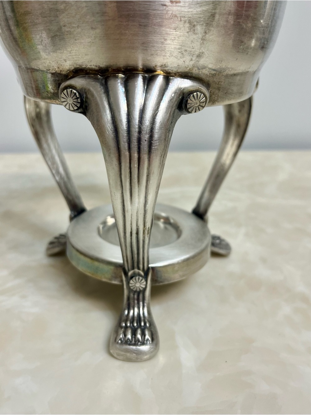Gorgeous Vintage Silver Plate Carafe & Stand set (Corning & F B Rogers) - Picture 4 of 15
